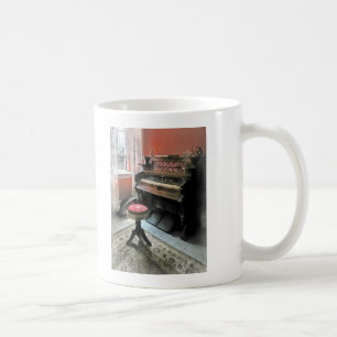 Orgel mit Petit-Point-Hocker Kaffeetasse