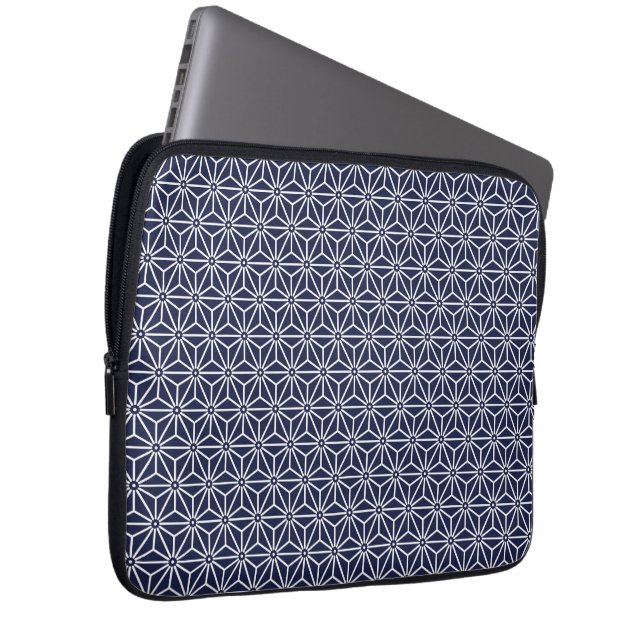 Oriental Navy Blue White Asanoha Japan Muster Laptopschutzhülle (Vorne Rechts)