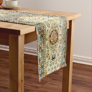 Orientalischer Teppich in hellen Farben  Kurzer Tischläufer