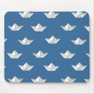 Origami-Boote auf dem Wassermuster Mousepad
