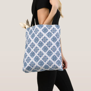 Ornament blau auf weiß gestickt tasche