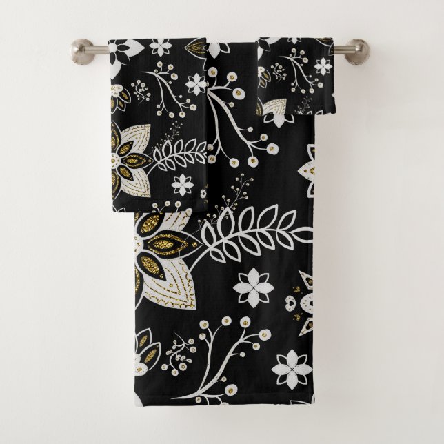 Ornate black and white floral pattern  badhandtuch set (Insitu)