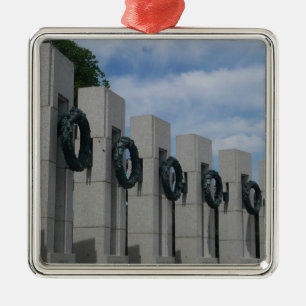 Ornement Carré Argenté Couronnes de la Memorial de la Seconde Guerre mond