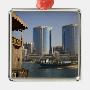 Ornement Carré Argenté Emirats Arabes Unis, Dubaï, Dubaï Creek. Chaîne