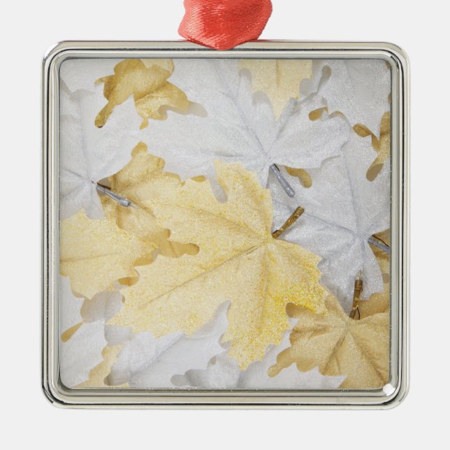 Ornement Carré Argenté Feuilles d'automne (Devant)