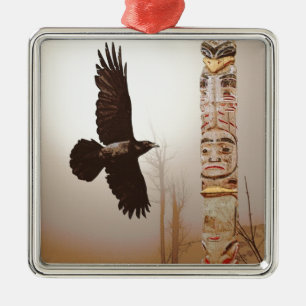 Ornement Carré Argenté Flying Raven & Totem-Pole Imaginaire Art
