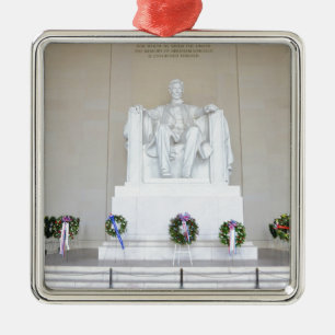 Ornement Carré Argenté Le Lincoln Memorial.