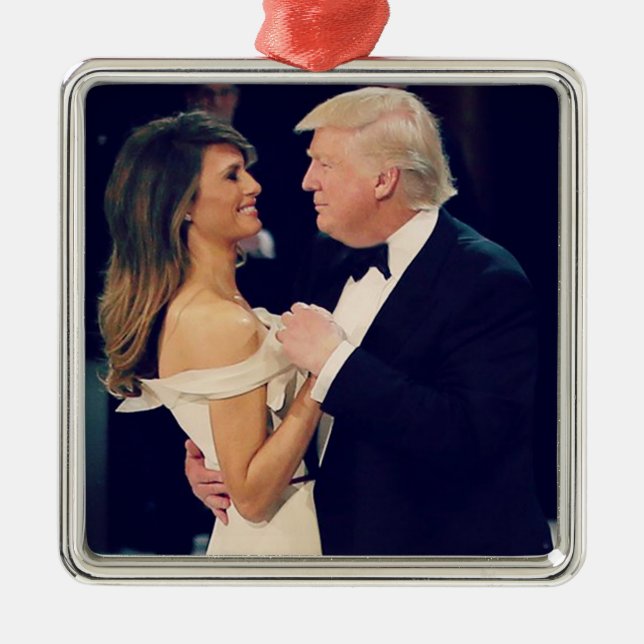 Ornement Carré Argenté Le président Trump et Melania Dancing (Devant)