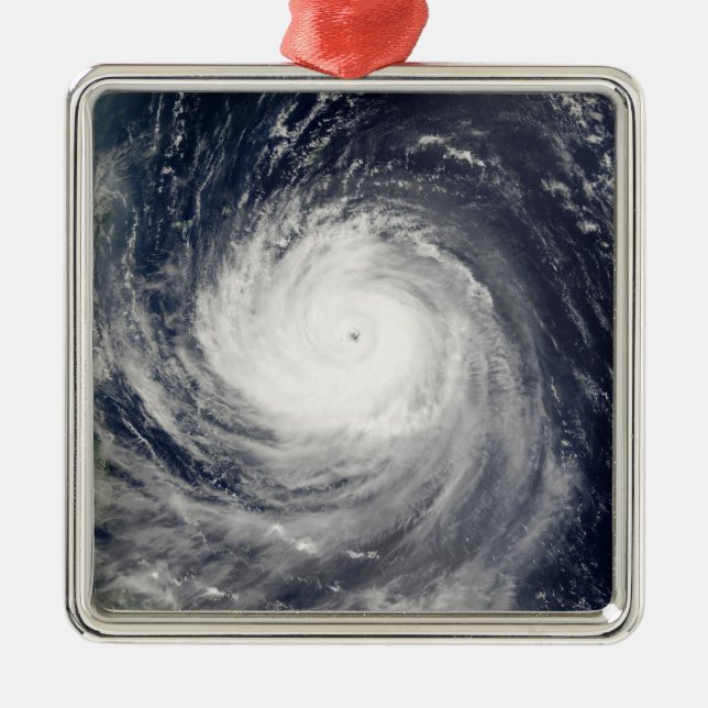 Ornement Carré Argenté Le typhon Talim (Devant)