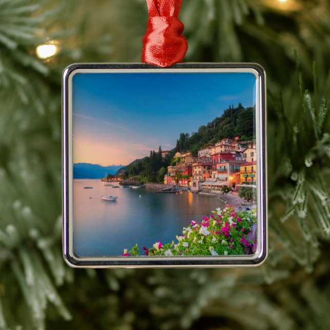 Ornement Carré Argenté Littoral | Varenna, Lombardie, Italie (Arbre)