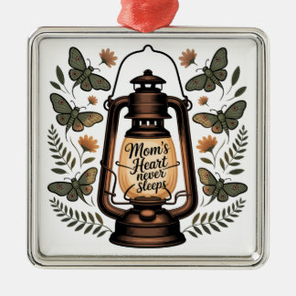 Ornement Carré Argenté Mom’s Heart Never Sleeps