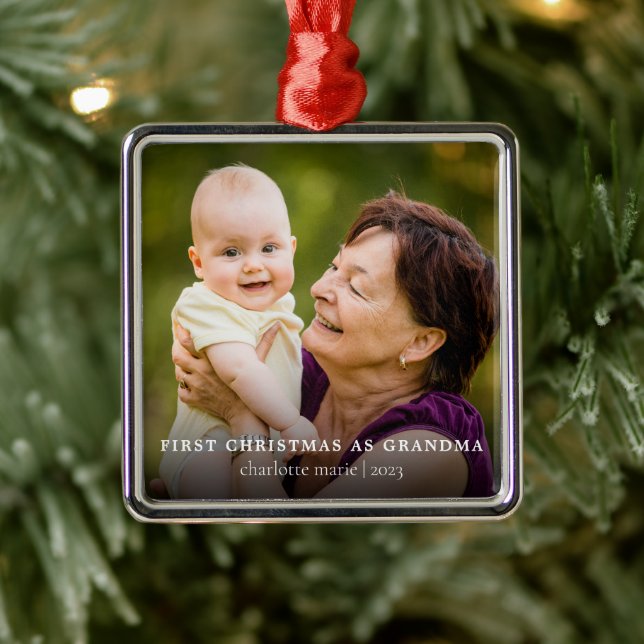 Ornement Carré Argenté Premier Noël Comme Grand-Mère Élégant Fête Photo (Arbre)