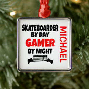 Ornement Carré Argenté Skateboarder aime jouer aux jeux vidéo