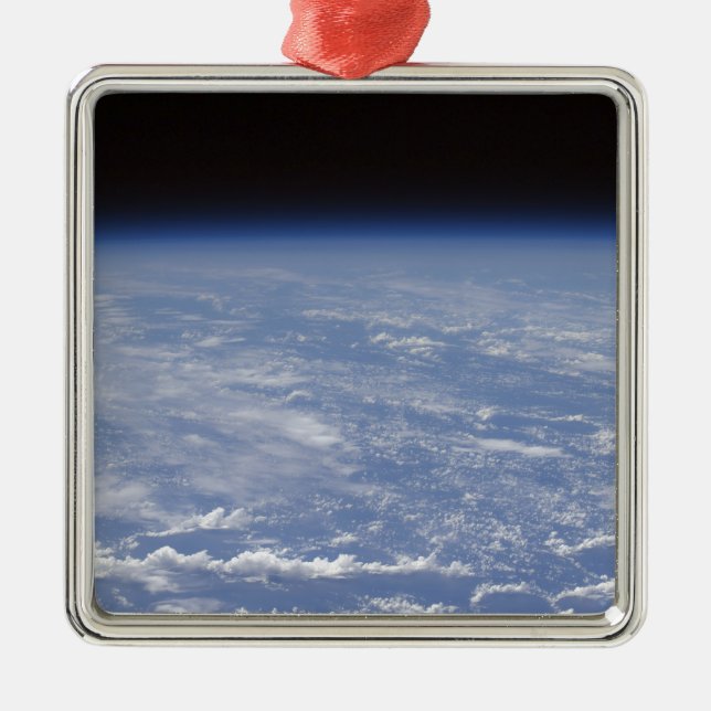 Ornement Carré Argenté Une vue oblique de l'atmosphère terrestre (Devant)