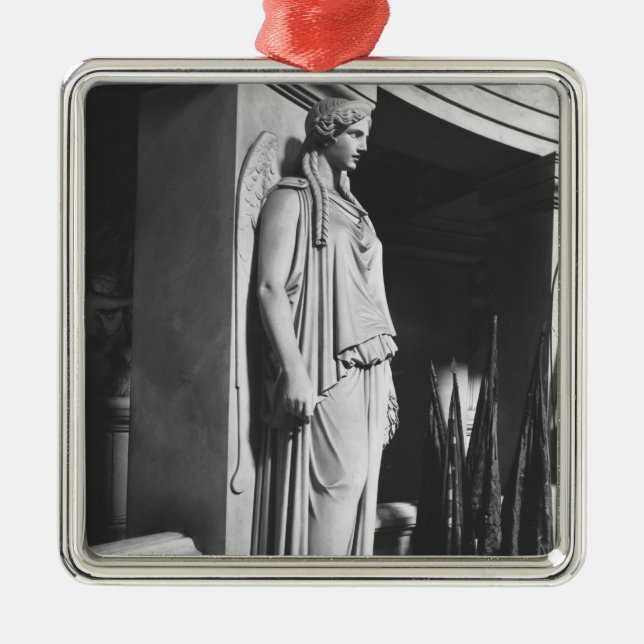 Ornement Carré Argenté Victoire à ailes (Devant)