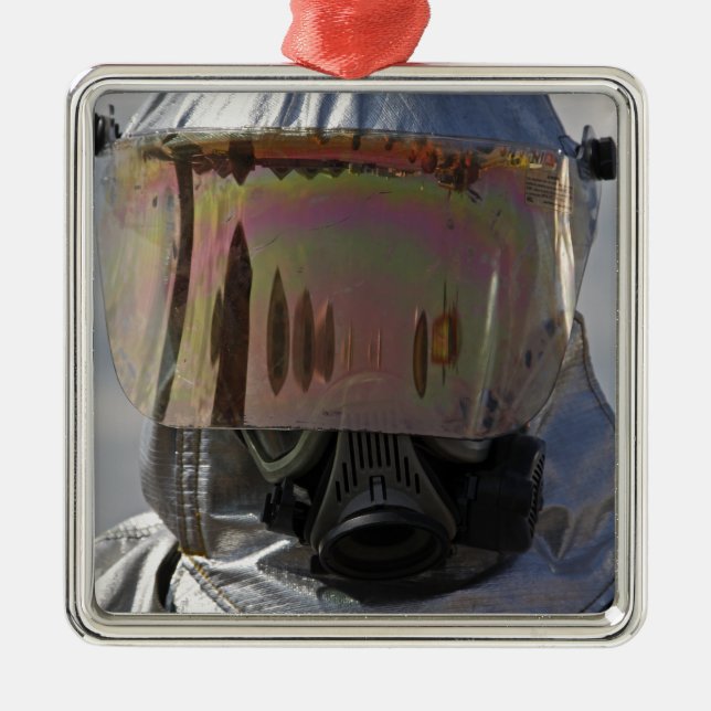 Ornement Carré Argenté Vue rapprochée d'un pompier (Devant)