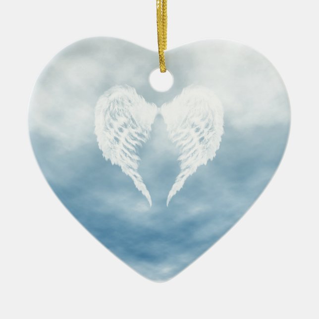 Ornement Cœur En Céramique Ailes d'ange en ciel bleu nuageux (Devant)