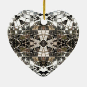 Ornement croisé argenté de coeur de mosaïque