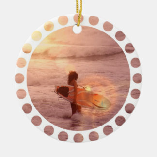 Ornement de fille de surfer