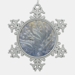 Ornement de flocon de neige en poêle congelé