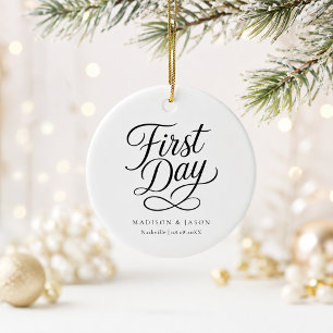 Ornement de Noël de mariage du premier jour person