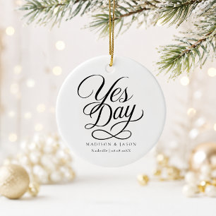 Ornement de Noël de mariage pour la journée du Oui