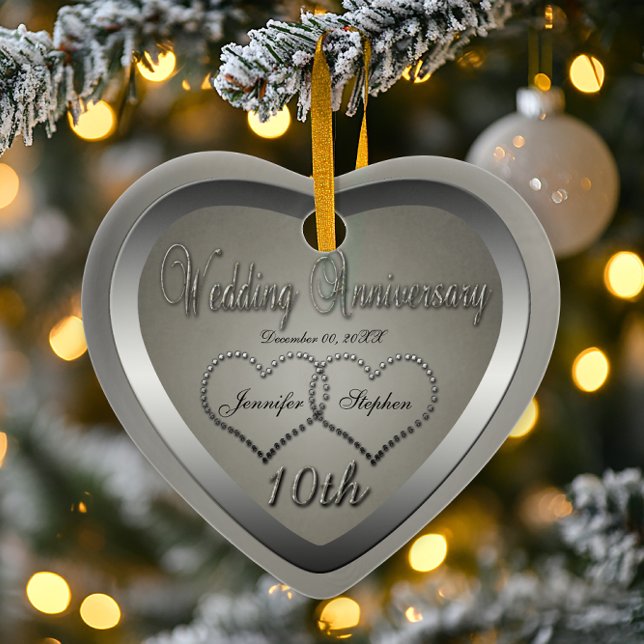 Ornement du 10e anniversaire de l'odeur de peau po (Faux Punched Tin Look (Flat Printed) 10 Year Anniversary Ornament)