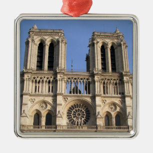 Ornement élégant avec Notre Dame de Paris