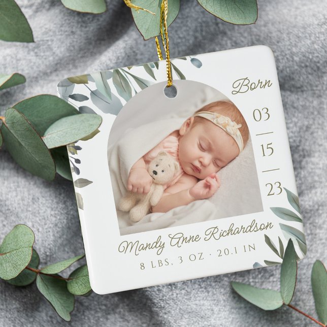 Ornement En Céramique Aquarelle Feuille Vert Bébé Naissance Statistiques (Watercolor Leaf Greenery Baby Birth Stats Photo Ceramic Ornament)