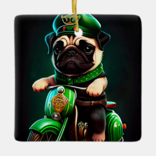 Ornement En Céramique Carlin Chien Conduite Vélo St. Patrick's Day
