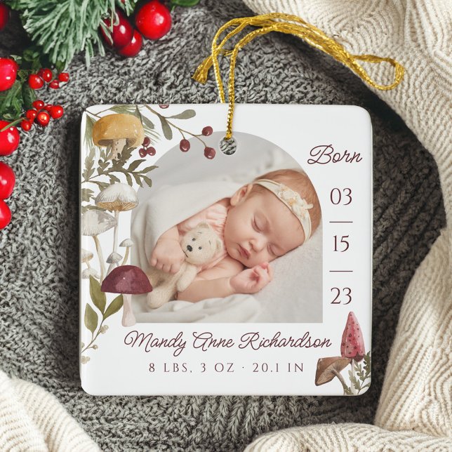 Ornement En Céramique Champignons des bois Baby Birth Statistiques de na (Woodland Mushrooms Baby Birth Stats Photo Ceramic Ornament)