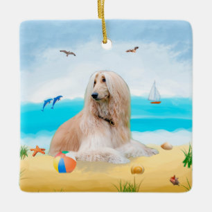 Ornement En Céramique Chien de chien afghan sur la plage