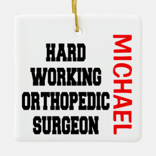 Ornement En Céramique Chirurgien orthopédique travaillant dur