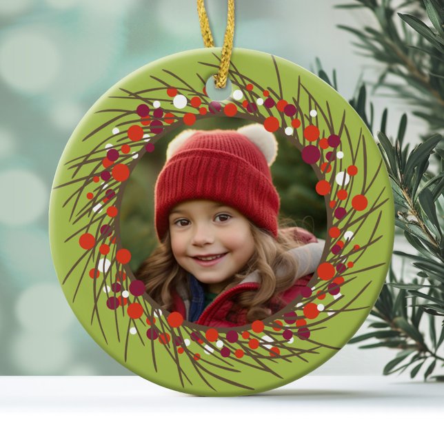Ornement En Céramique Couronne de Noël : double face (Photo Ornament with a twig wreath with berries and a modern holiday design on the back)