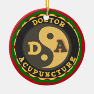 ORNEMENT EN CÉRAMIQUE DOCTEUR OF ACCUPUNCTURE LOGO DU DA