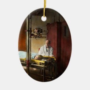 Ornement En Céramique Docteur - Radiographie - Sous les soins du médecin