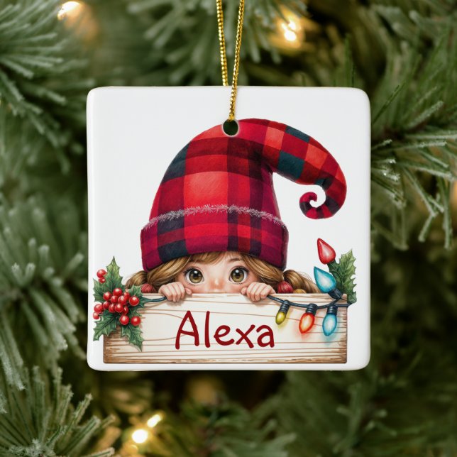 Ornement En Céramique Fille de Noël Gnome Avec Nom Personnalisé (Arbre)