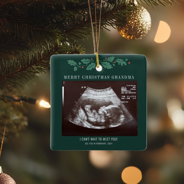 Ornement En Céramique Grand-mère Joyeux Noël Grossesse bébé Ultrasound (Christmas Sonogram Baby Scan Pregnancy Announcement Square Ornament)
