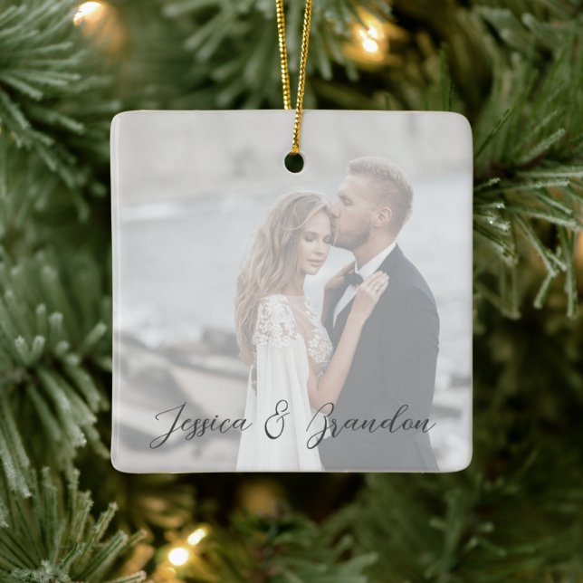 Ornement En Céramique Mariage moderne Newlyweets Script Photo Overlay (Arbre)