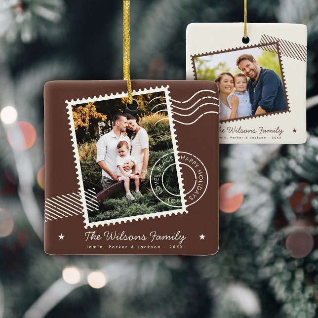 Ornement En Céramique Moderne Chaleureuse Famille Photo Jolie Timbre Vac (Share holiday warmth with our Modern Family photo Postage stamp Holiday Ornament! )