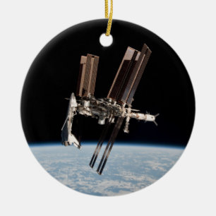 Ornement En Céramique Navette Vers La Station Spatiale Internationale