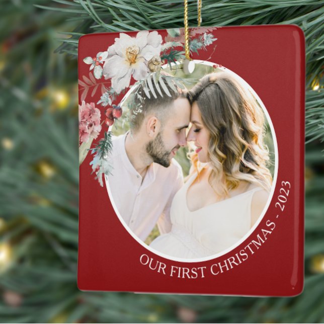 Ornement En Céramique Noël botanique (Elegant Red Photo Holiday Christmas Ornament Watercolor Botanical Floral Berries)