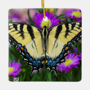 Ornement En Céramique Papillon à queue d'hirondelle sur marguerite