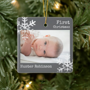 Ornement En Céramique Photo du premier Noël de bébé gris
