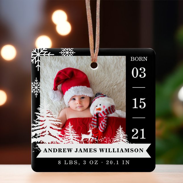 Ornement En Céramique Pine Tree & Snow Baby Birth Stats & Photos Noir (Pine Tree & Snow Baby Birth Stats & Photos Black Ceramic Ornament)