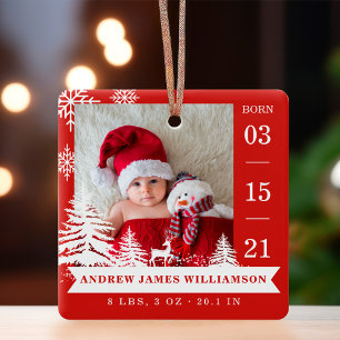 Ornement En Céramique Pine Tree & Snow Baby Birth Stats & Photos Rouge