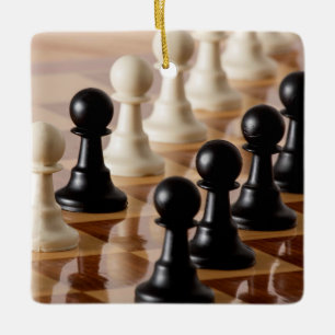 Ornement En Céramique Pions sur le tableau d'échecs