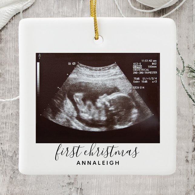 Ornement En Céramique Première Grossesse de Noël Ultrasum photo personna (First Christmas Baby Sonogram Custom Square Ceramic Ornament)