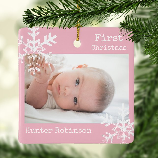 Ornement En Céramique Première photo personnalisée rose de Noël avec des (Rustic snowflake family holiday keepsake photo ornament perfect for gifts to bring joy to others.)