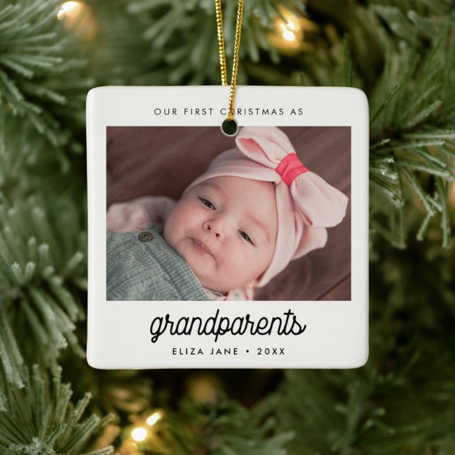 Ornement En Céramique Retro Notre premier Noël en grand-parents Photo (Arbre)